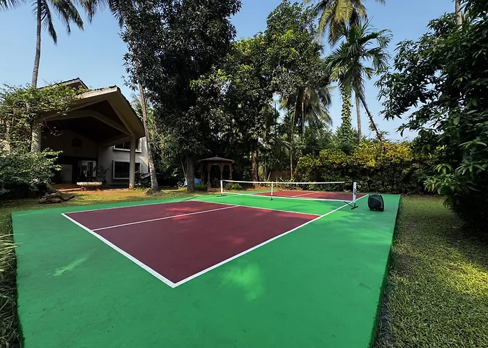 Saffronstays Casa Del Palms: Luxury Pool Villa with Island Bar in Alibaug